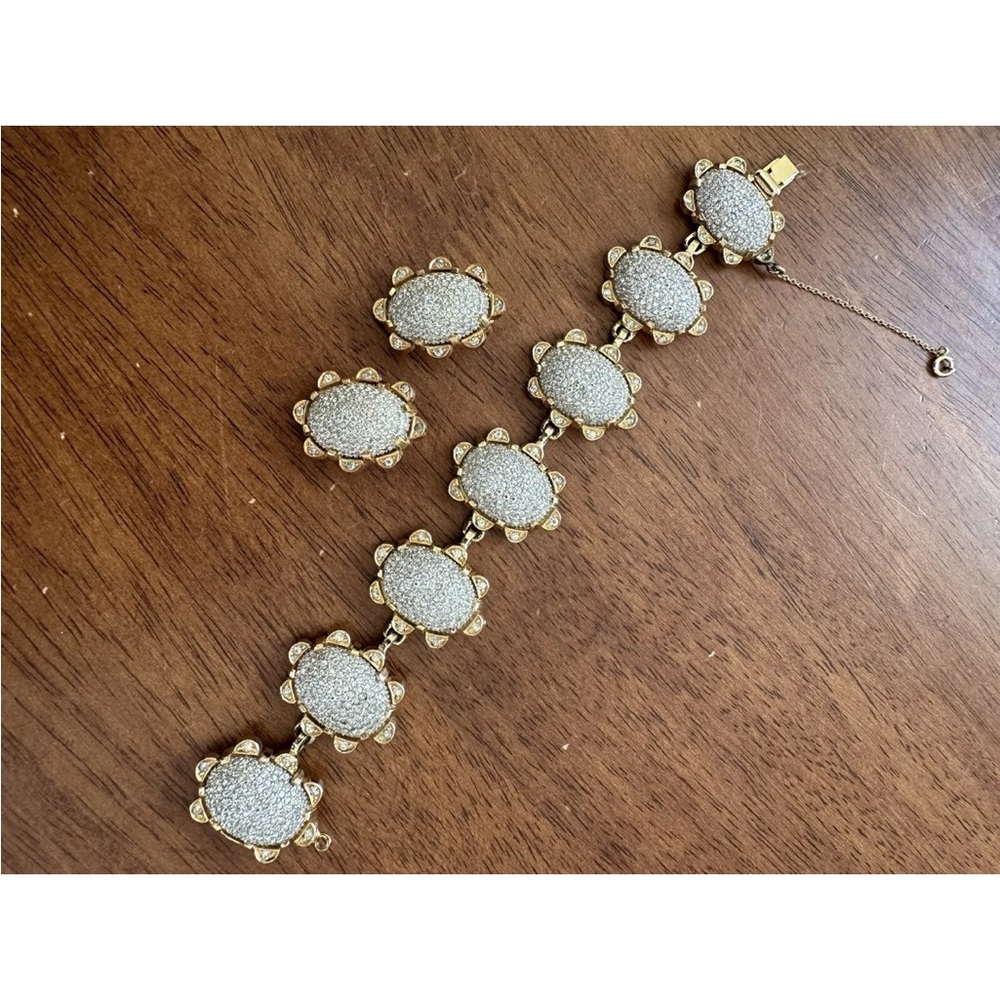Nettie Rosenstein Gold Tone  Rhinestone Bracelet & Earrings Vintage Glam Signed - Picture 3 of 15